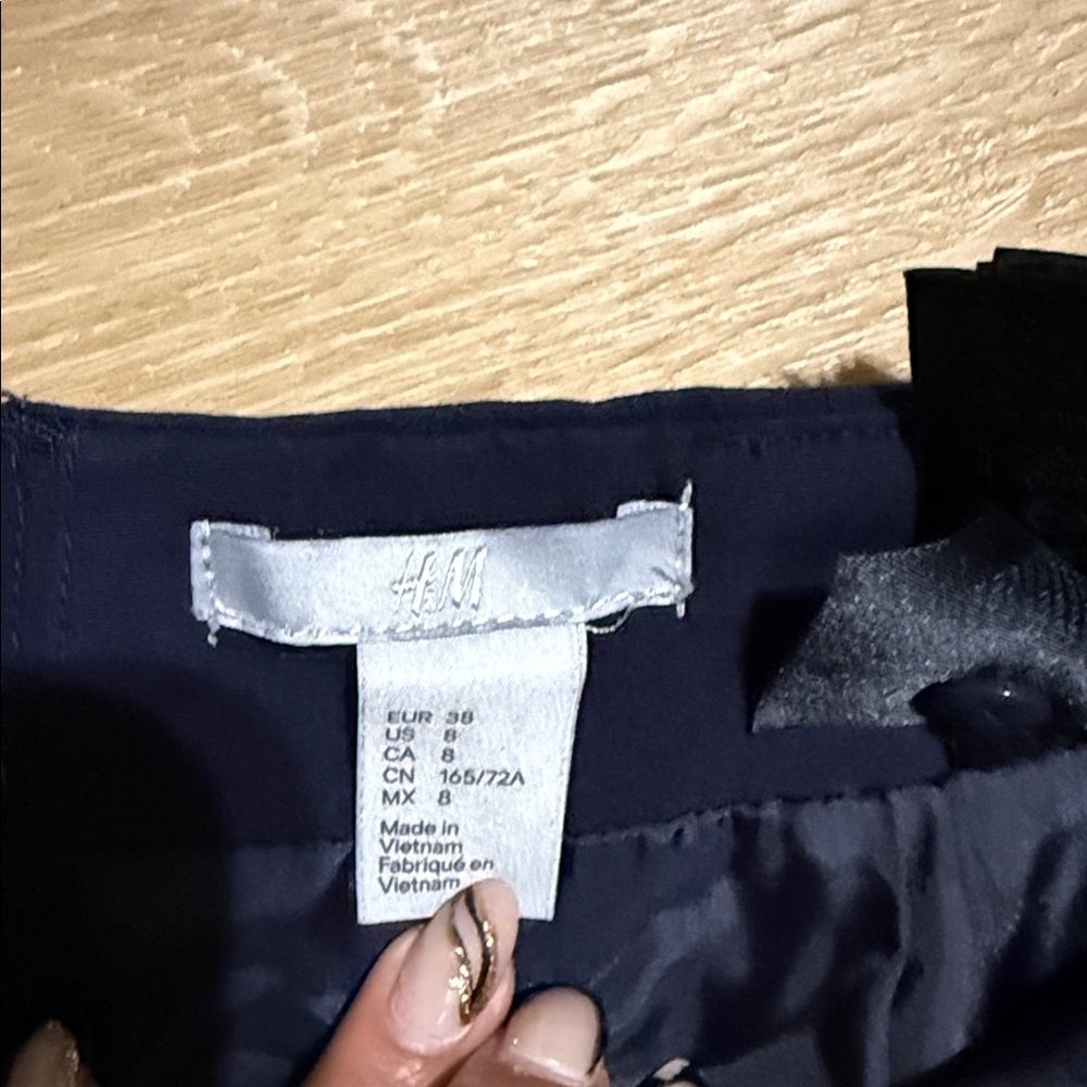 H&M Navy Pencil Skirt - Picture 2 of 9